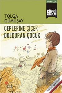 Ceplerine Çiçek Dolduran Çocuk